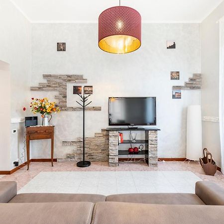 Apartamento Hostly - Domus Happya - Dream In The Appia Antica Park Roma Exterior foto